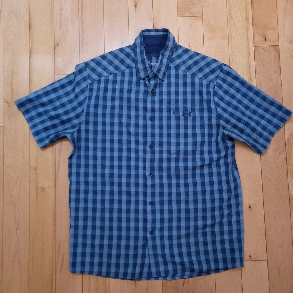 Under Armour men's size large short sleeved button up shirt
